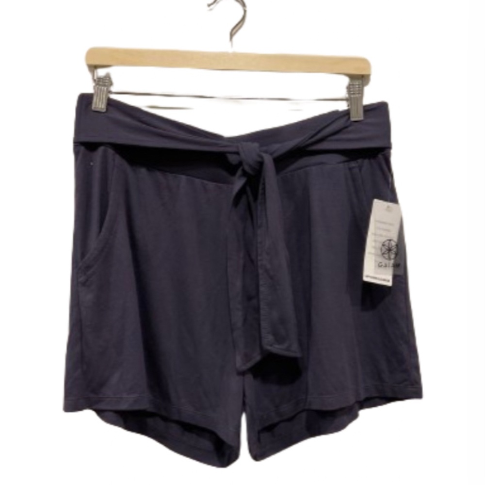 GAIAM Shorts Park Tie Lounge  Size Large NWT